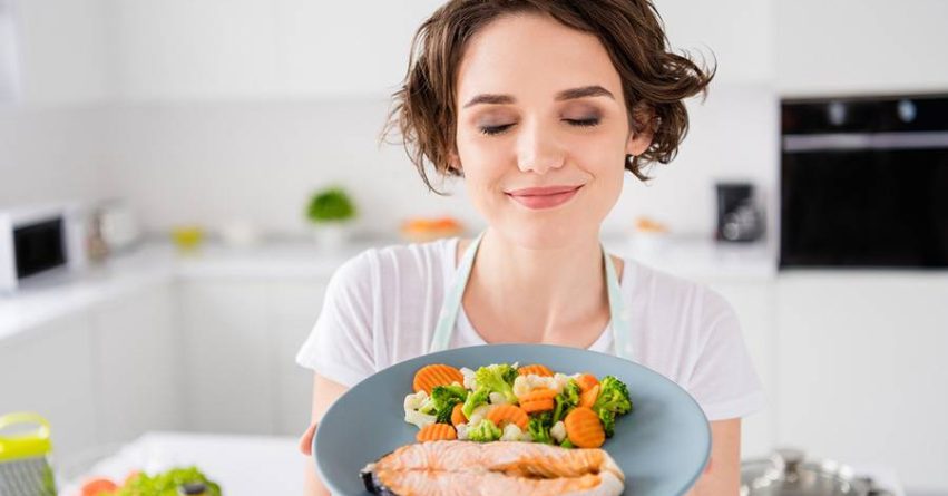 ۱۰ ماده غذایی ضد التهاب که به بهبود بیماری‌های مزمن کمک می‌کنند